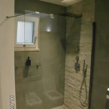 Del Tribunale 公寓 *